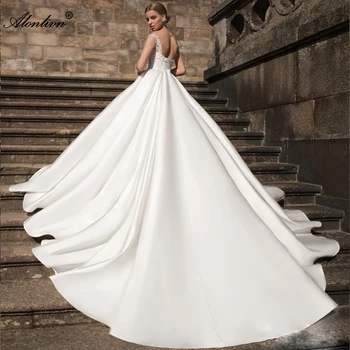 Свадебные платья трапециевидной формы из блестящего атласа, расшитого жемчугом Alonlivn