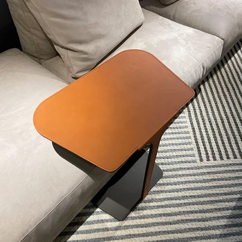 Изготовленная на заказ итальянская легкая роскошная кромка из кованого железа, несколько минималистичных дизайнерских стилей премиум-класса, оранжевое седло из кожи квадратного сечения.